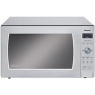 Panasonic Luxury Full-Size 2.2 cu. ft. Countertop Microwave Oven with Inverter Technology, 1250 Watt (White)