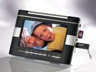 Auvisio Portabler Twin-TV/DVD/Media-Player (SD/USB) mit 17,78 cm TFT-LCD