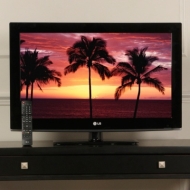 LG 32&quot; LCD High-Definition TV with 4ms Response Rate and Clear Voice II