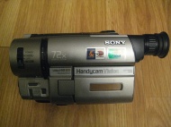 Sony CCD-TRV615 Hi8 HandyCam Camcorder