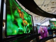 Curved-screen TVs fall flat