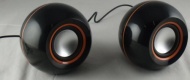 BooMs Black Gloss Powerfull Speaker for use with Laptops / Netbooks / Notebooks / Desktops / Macbook / iMac / MP3 / MP4 Players